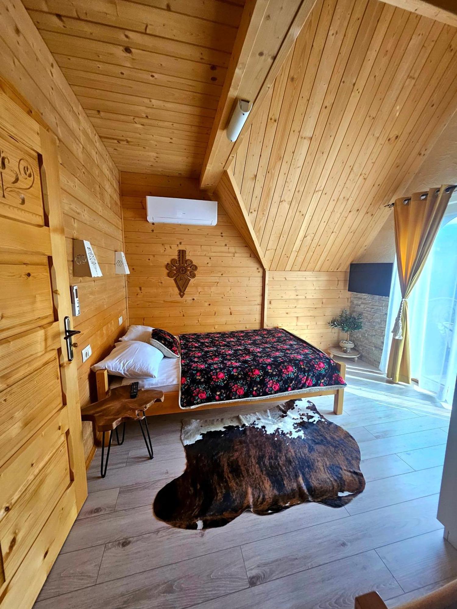 Goralska Chatka 2 Highland Cottage - Split Ac, Jacuzzi, Sauna, Private Parking, Mountains View, Garden, Zakopane Exterior photo